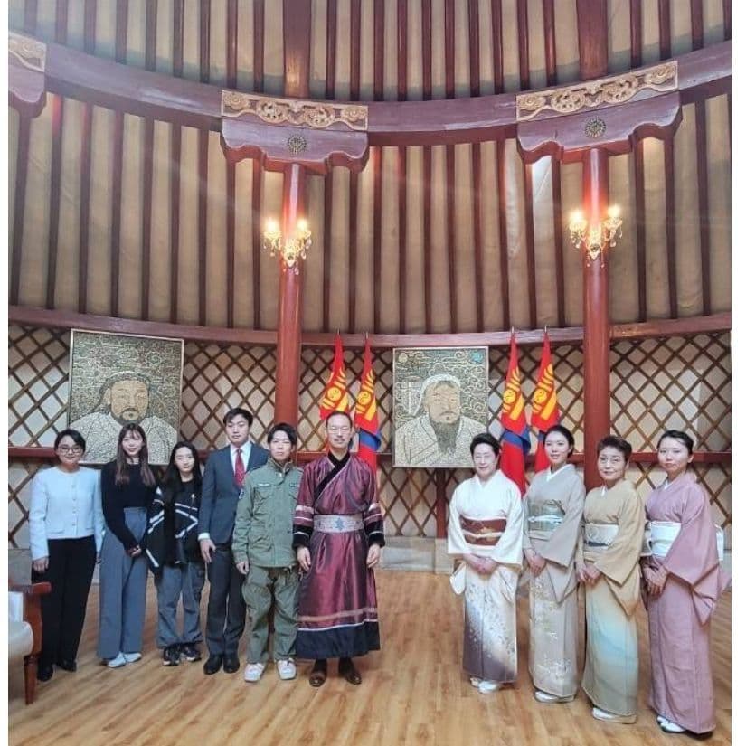 モンゴル 国会にて